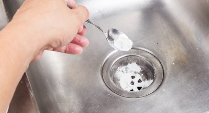 Cómo arreglar un lavabo atascado con este truco no necesitas fontanero