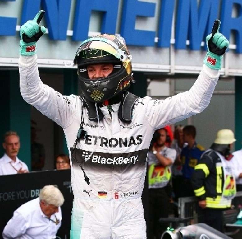 Rosberg trionfa in Germania