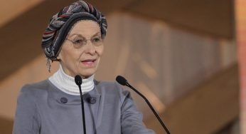Papa Francesco telefona a Emma Bonino per incoraggiarla a tenere duro: ”L’erba cattiva non muore mai”