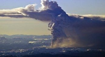 Vulcani attivi più pericolosi al mondo: dal Monte Aso al Vesuvio