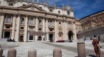 Tarcisio Bertone e la casa ristrutturata con i soldi dei bambini poveri: il Vaticano apre un’inchesta