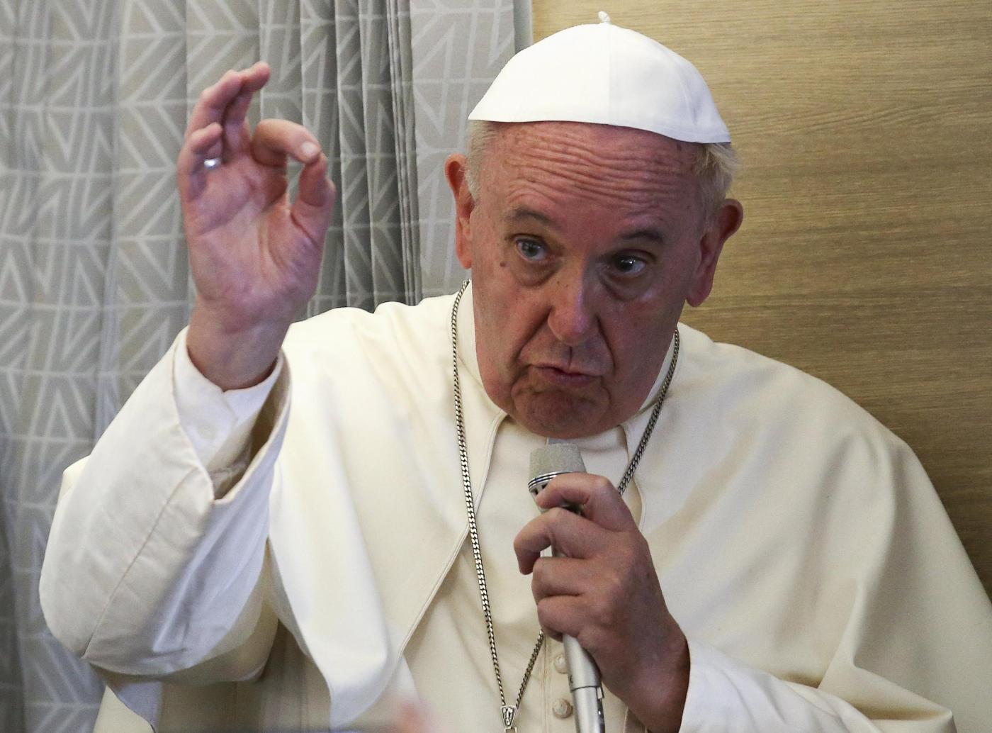 Papa Francesco saluta il Centrafrica