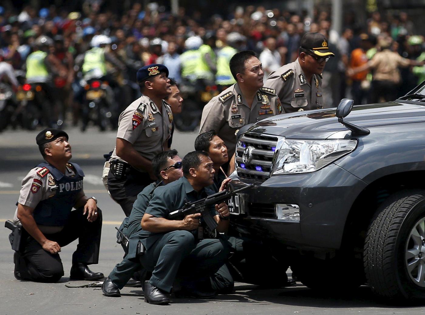 Indonesia serie di esplosioni a Giacarta