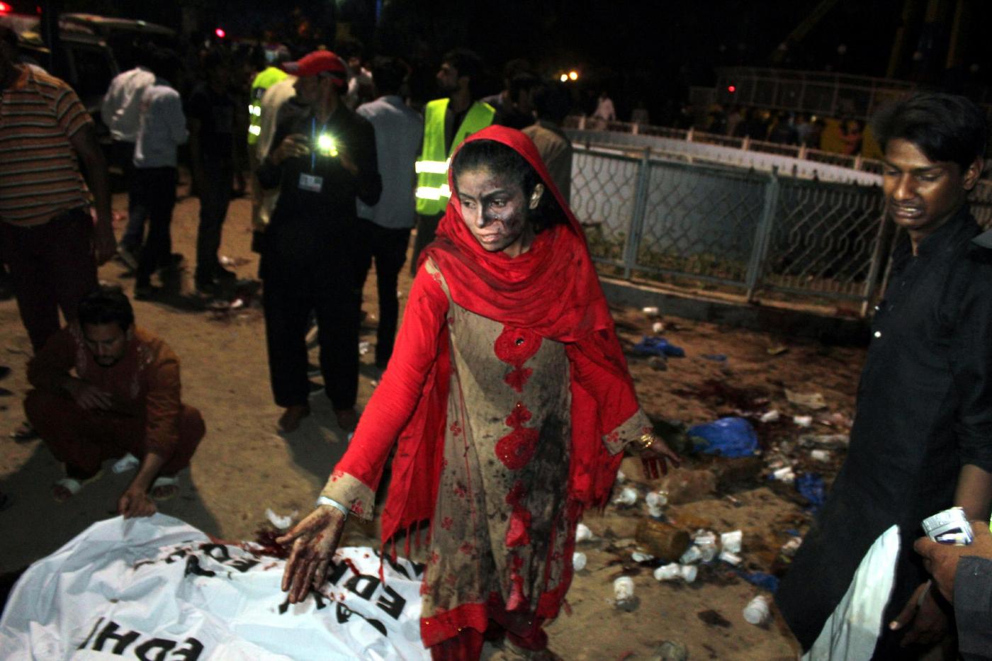 Attentato in un parco a Lahore in Pakistan