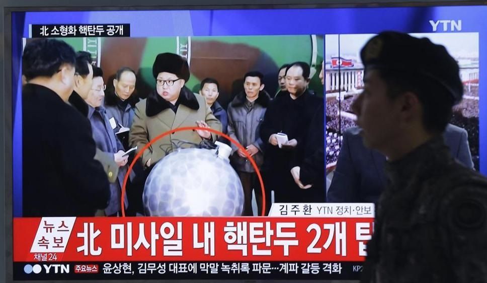 Kim Jong Un con bomba atomica