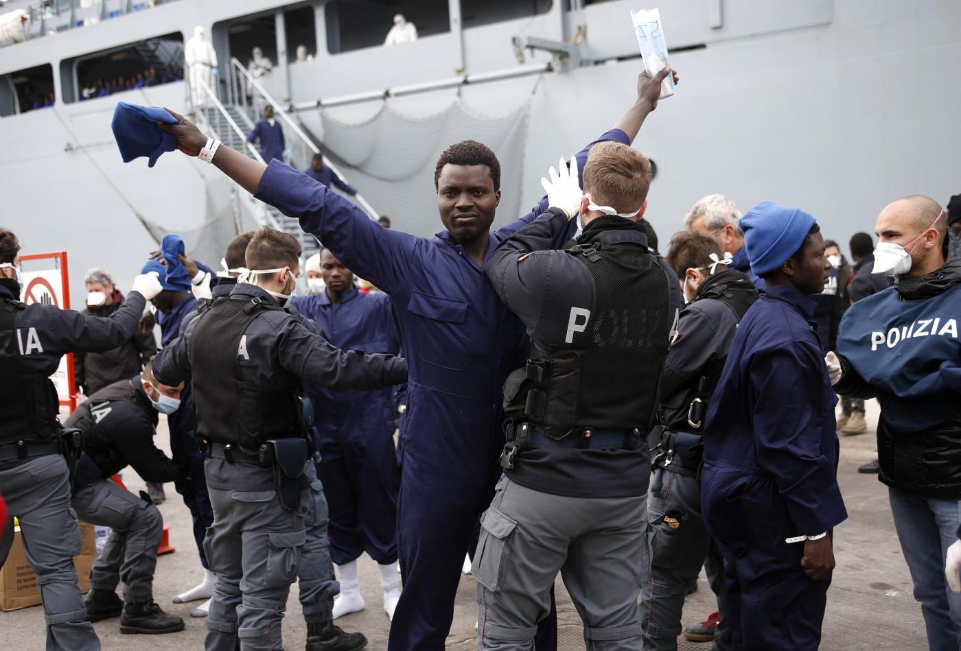 Pozzallo, arriva nave con migranti