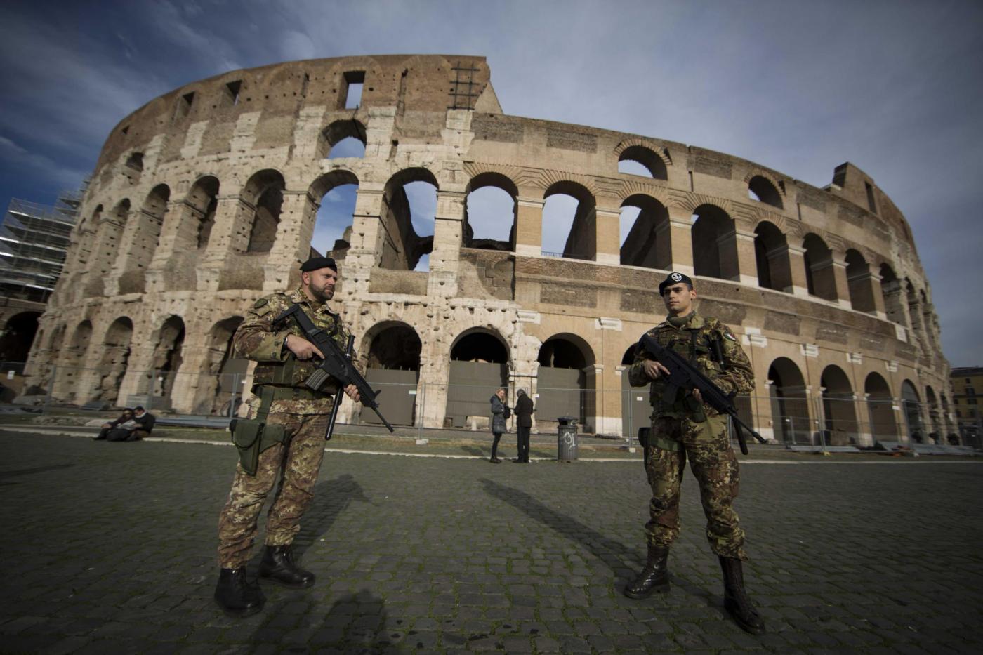 Controlli di sicurezza anti terrorismo a Roma