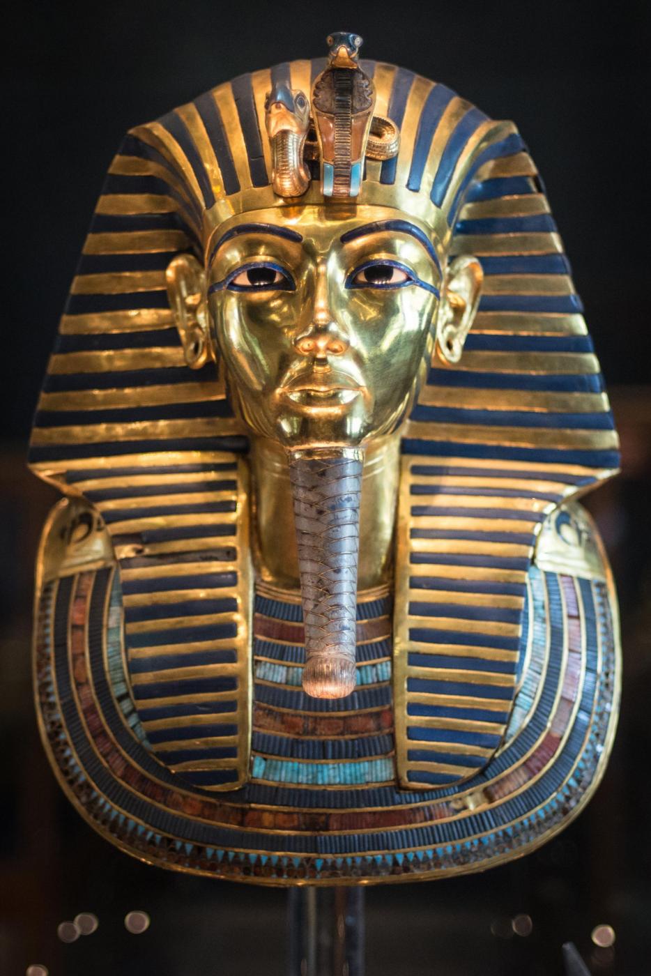 Il Cairo, danneggiata durante una pulizia la maschera di Tutankhamon