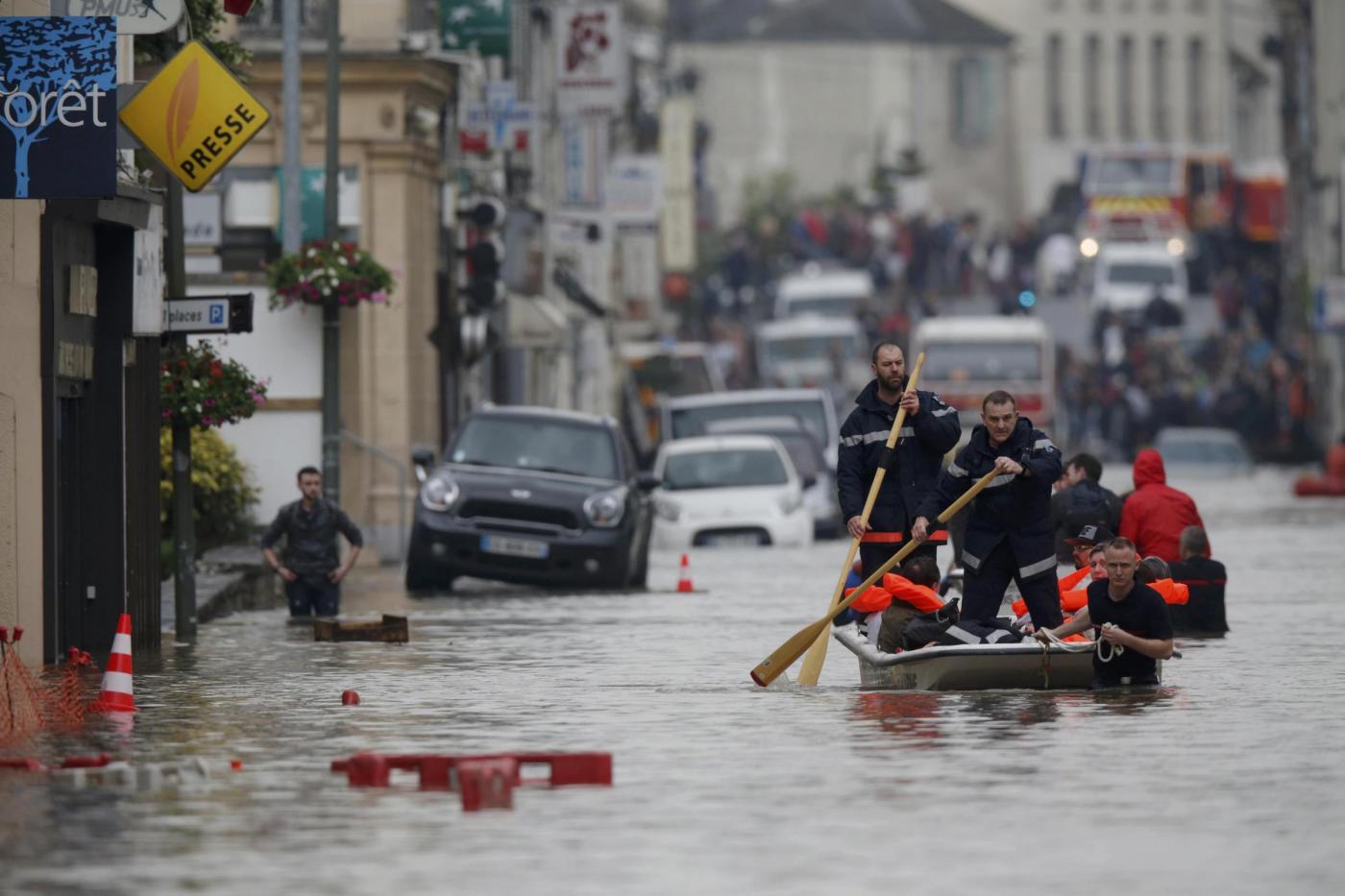 Alluvione in Francia, la Senna esonda a Parigi