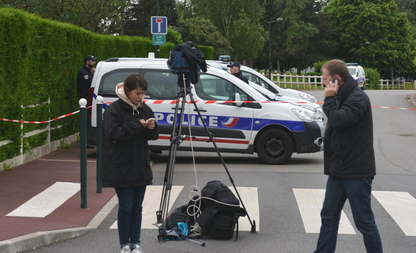 Coppia di poliziotti uccisi a Magnanville in Francia