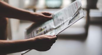 Titoli di giornale divertenti, comici e assurdi per notizie vere