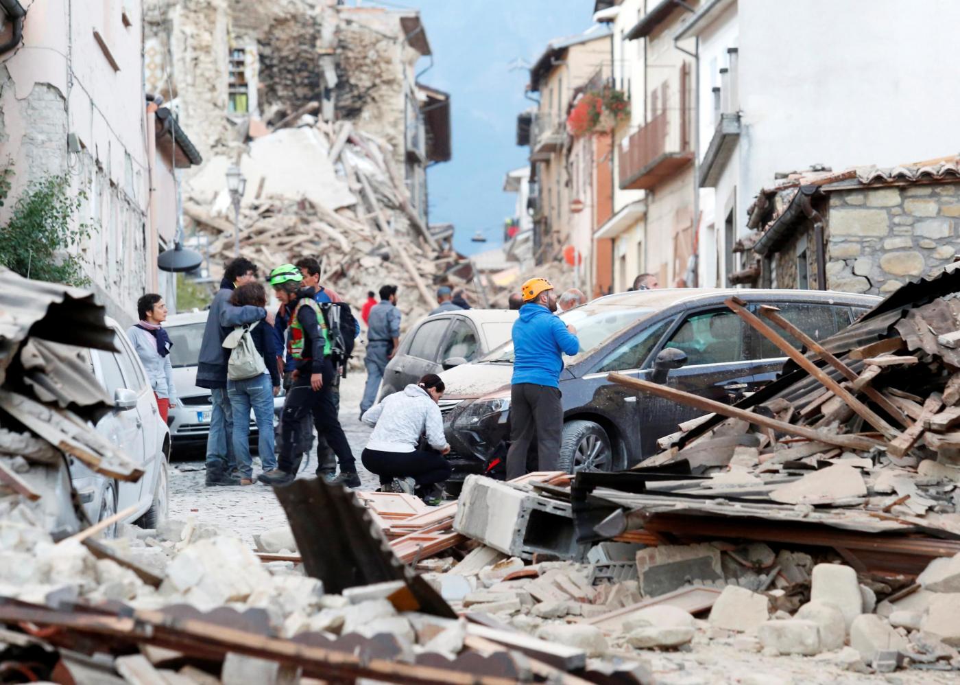 Forte terremoto in centro Italia