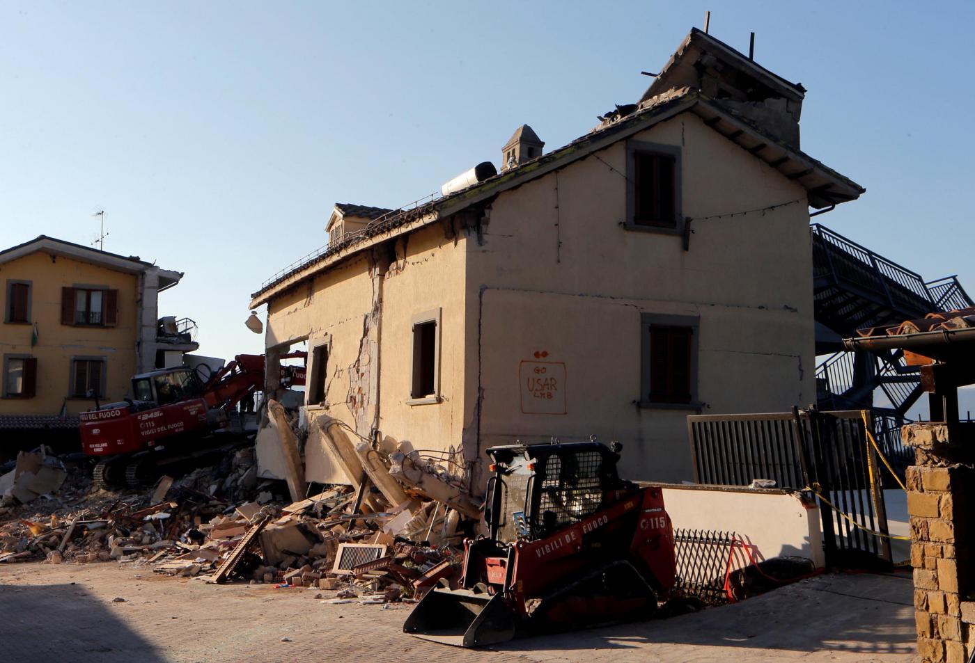 Terremoto Italia, Presidente Mattarella arriva ad Amatrice