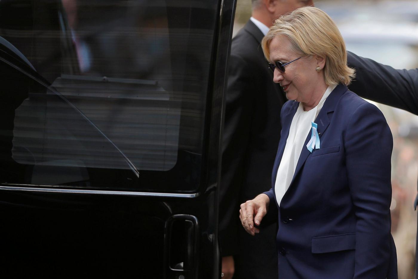 11 Settembre Hillary Clinton esce da casa della figlia dopo il malore