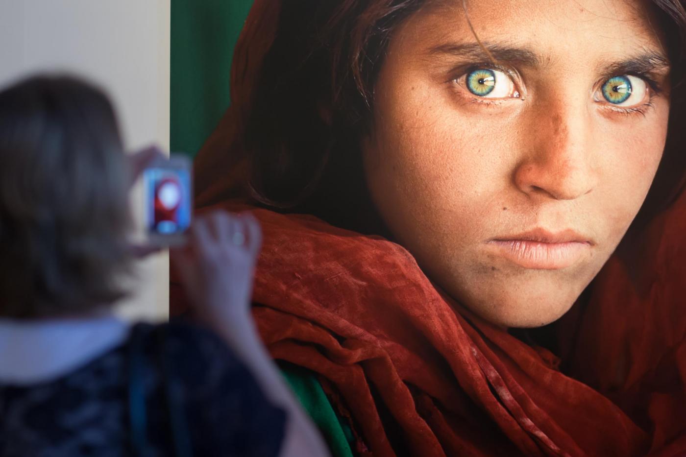 Steve McCurry, ragazza afghana