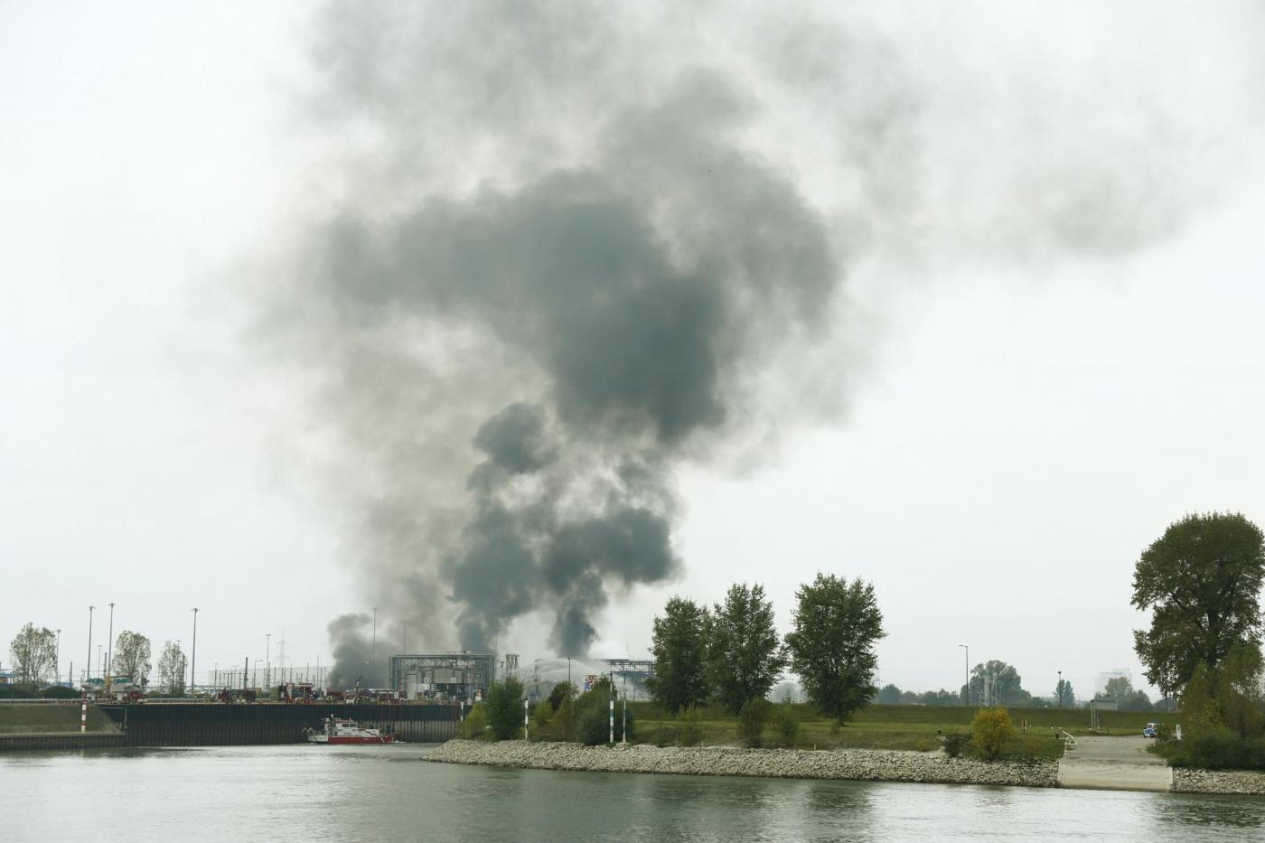 Germania, esplosione in due impianti chimici a Ludwigshafen