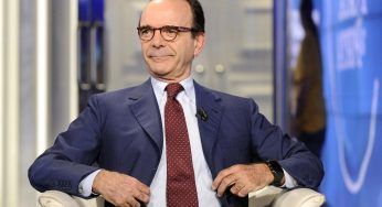 Centrodestra, Berlusconi: “Parisi non potrà essere il leader se in contrasto con le posizioni di Salvini”