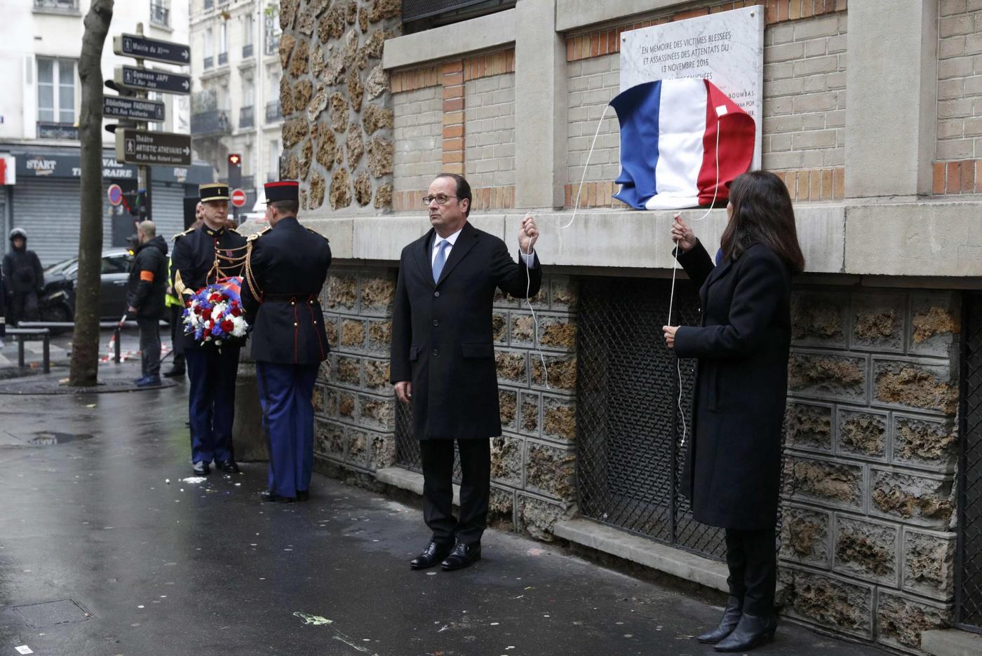 Parigi un anno dopo: la Francia si ferma per ricordare le stragi terroristiche