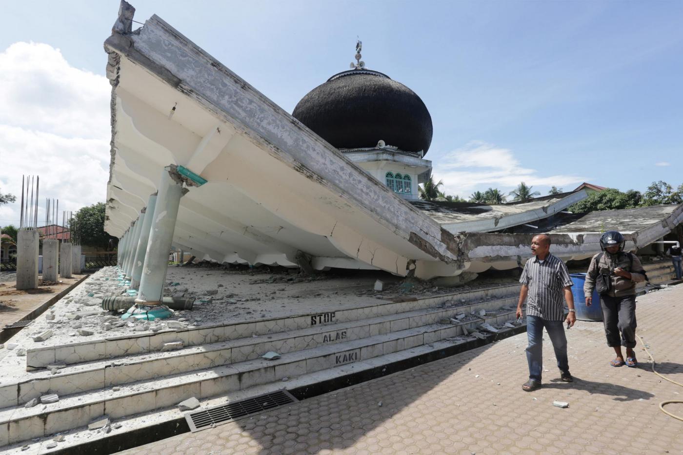Indonesia, i danni del terremoto a Meuredu