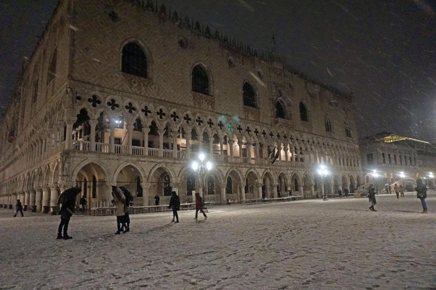 Nevicata serale a Venezia