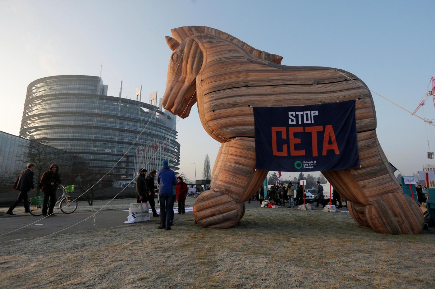 Francia, protesta contro CETA a Strasburgo