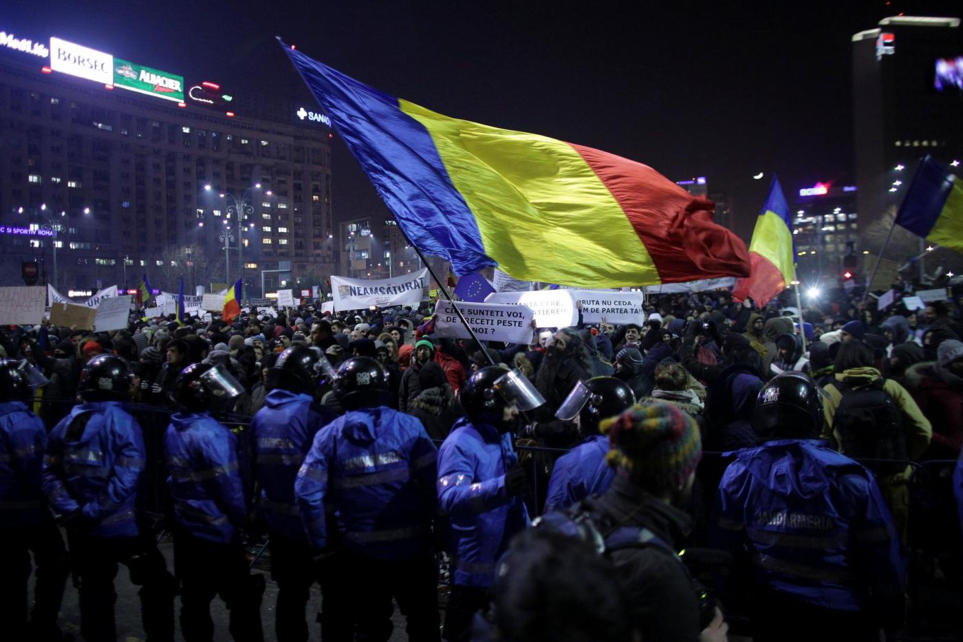 Bucarest, tensioni tra polizia e manifestanti