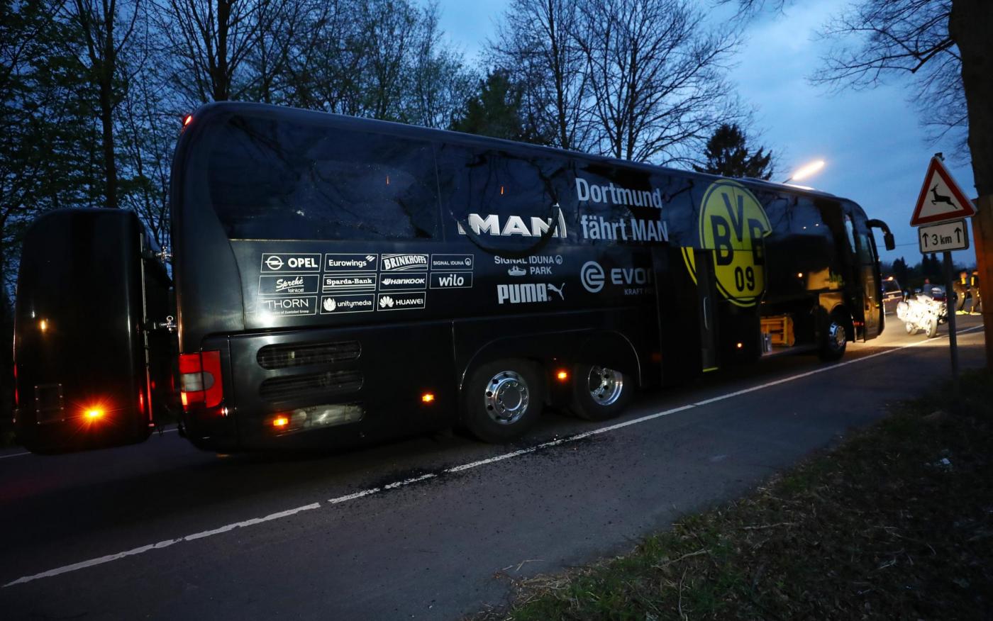 Uefa Champions: Esplode un ordigno vicino al bus del Borussia Dortmund