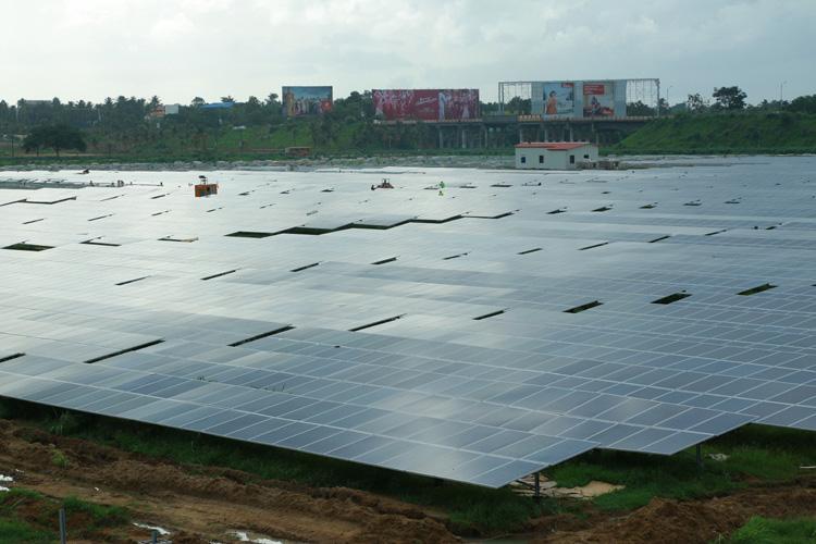 Energia: in India primo aeroporto alimentato solo dal sole