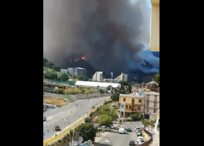 incendio Messina autostrada a18