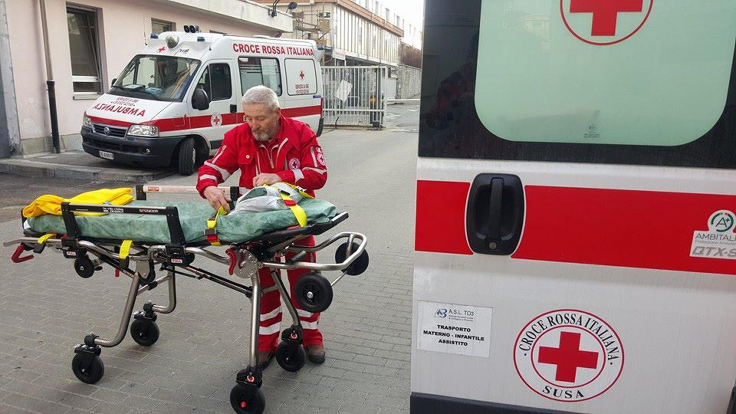 Foto standard "Ambulanze/Soccorso/BLSD" per archivio 1° tr