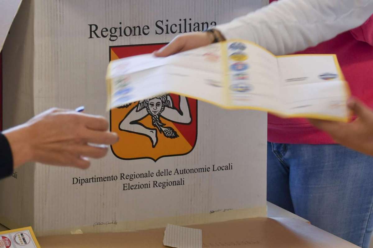 Elezioni: regionali Sicilia, aperti i seggi