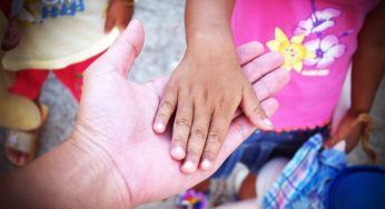 Alloggio gratis per i bambini malati di cancro: la generosità di un macellaio del Cairo
