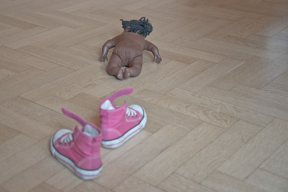 bambola pavimento