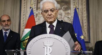 Sergio Mattarella attaccato sui social con insulti e minacce di morte