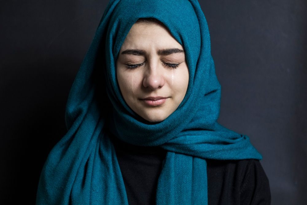 ragazza islamica triste