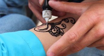 Tatuaggi all’hennè: rischi per la salute dalle dermatiti alle cicatrici