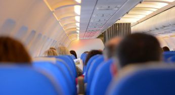 Aereo costretto all’atterraggio: un passeggero non si lava da giorni e provoca malori a bordo