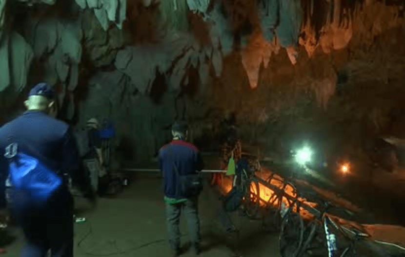 squadra dispersa in grotta in Thailandia