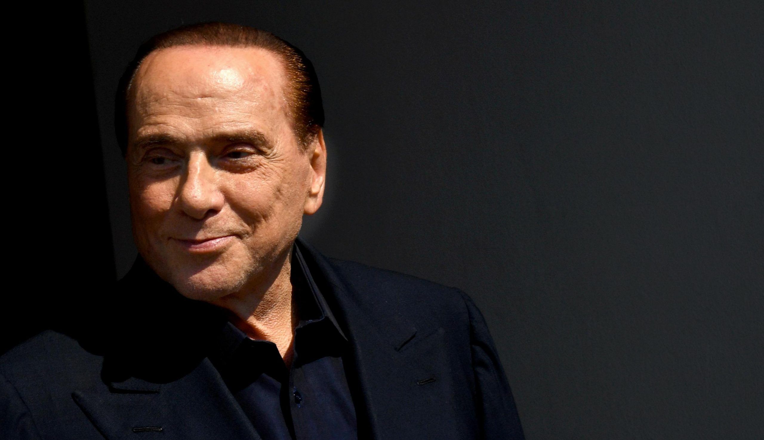 Berlusconi lascia ospedale San Raffaele dopo controlli