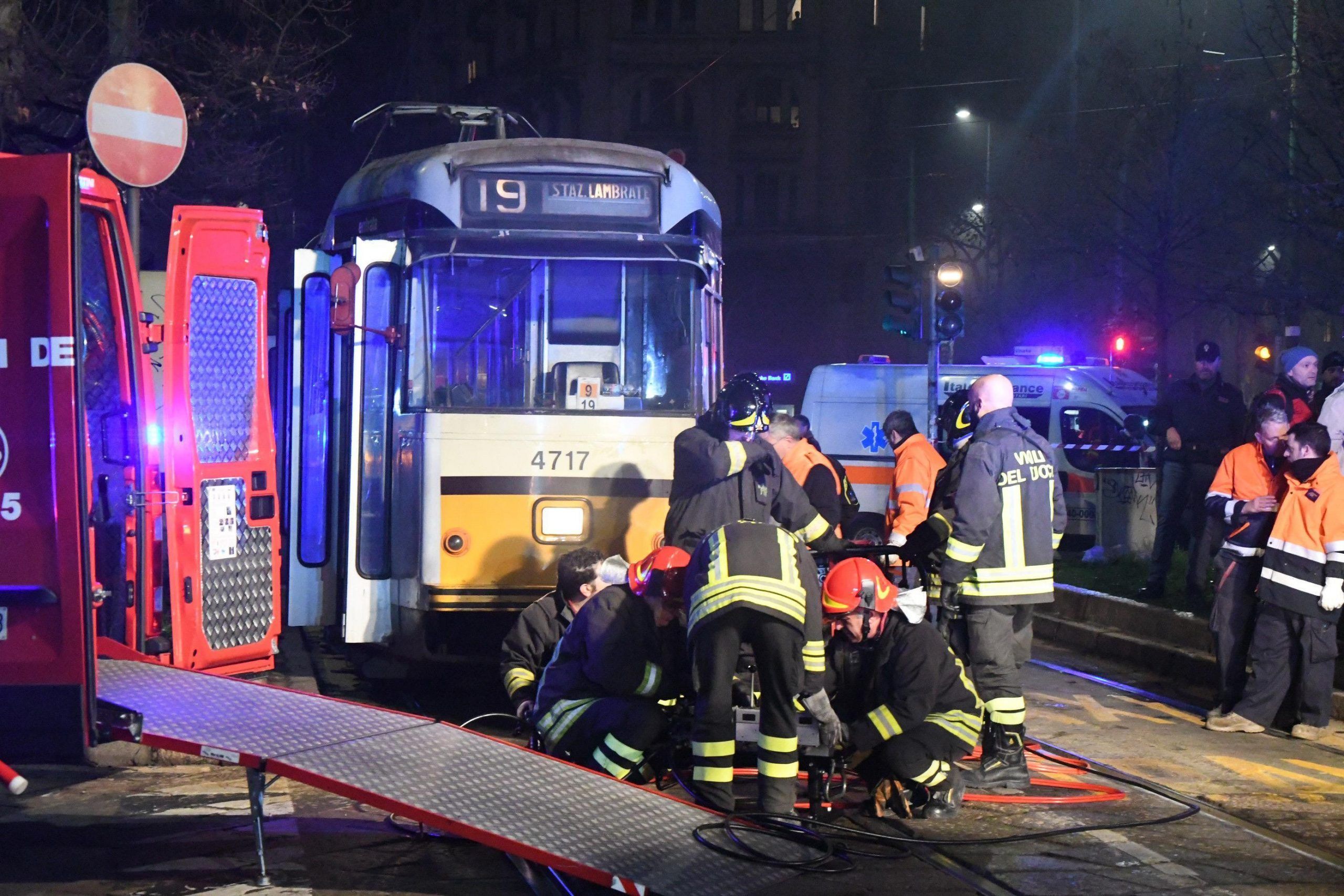 Incidente a Milano uomo travolto e ucciso da un tram