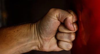 Milano, 13enne bullizzato costretto a rubare in casa per pagare gli aguzzini