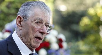 Malore per Bossi: ‘Ora sta meglio, scongiurato il peggio’