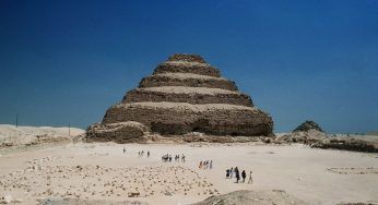 Egitto, scoperti a Saqqara oltre 100 sarcofagi di 2500 anni fa