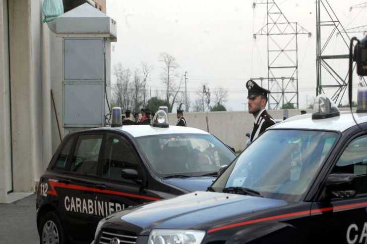 L'arrivo dei carabinieri