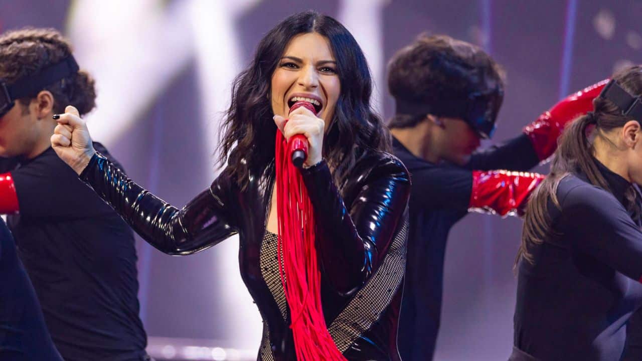 Laura Pausini canta all'Eurovision
