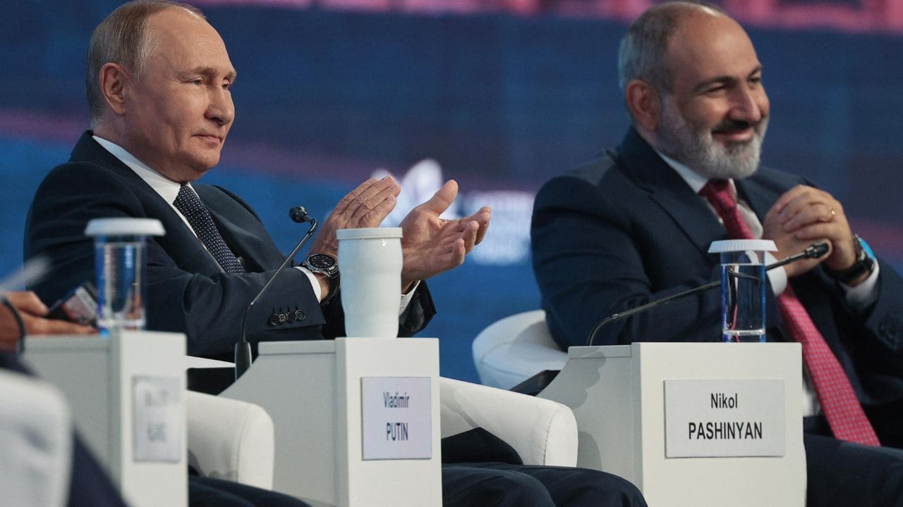 Vladimir Putin e Nikol Pashinyan