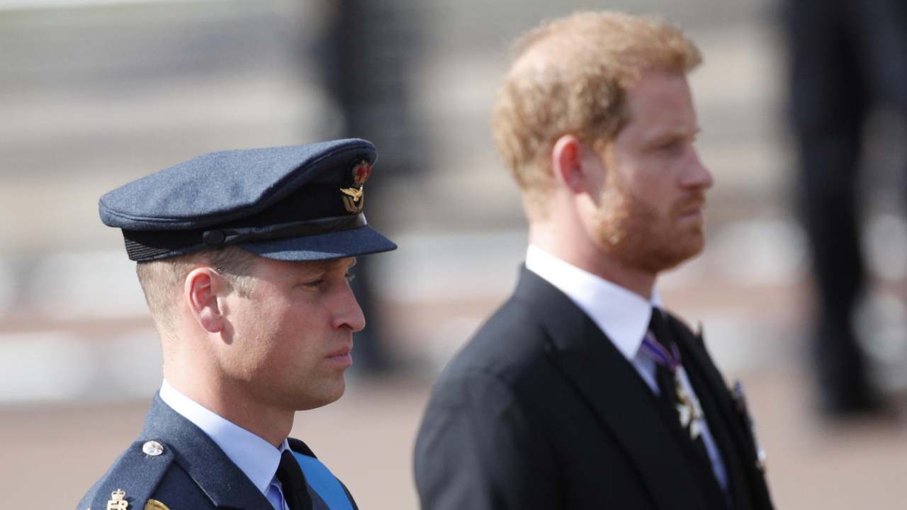 William e Harry ai funerali della Regina