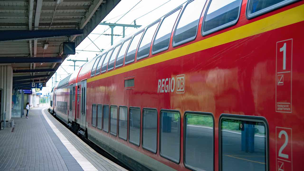 Germania, treno alla stazione