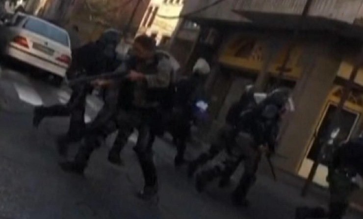Scontri tra polizia iraniana e manifestanti