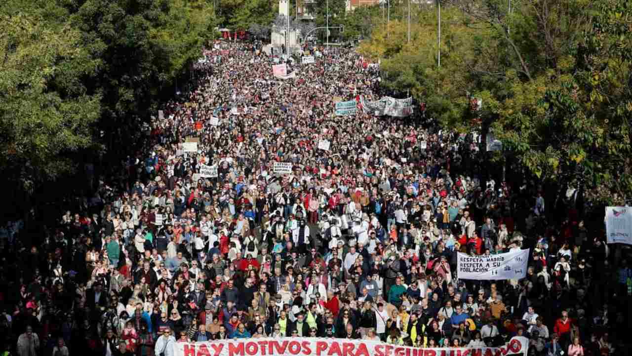 Madrid manifestanti contro riforma sanitaria 